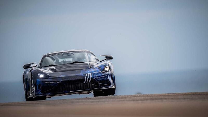 Nick Heidfeld in pista a Nard&ograve; con la Pininfarina Battista