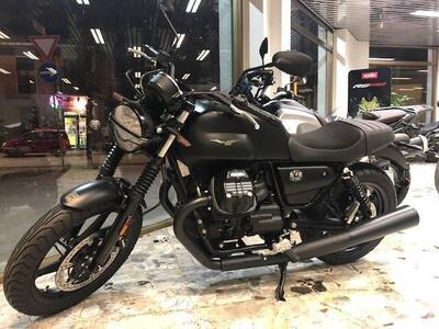 Moto Guzzi V7 Stone (2021 - 24) nuova