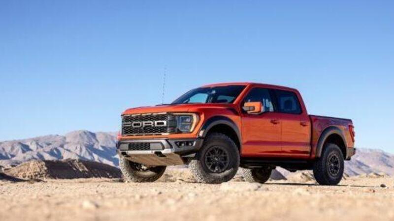 Ford lancia il nuovo F-150 Raptor: superpickup V6 e V8 [video]