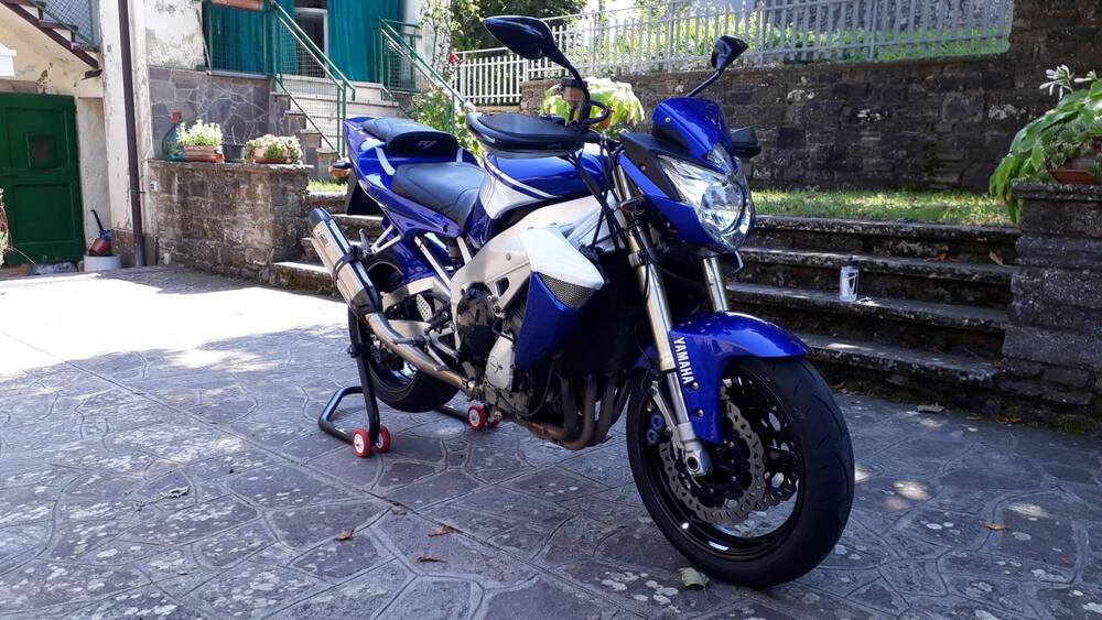 Yamaha YZF R1 (2000 - 01) (4)