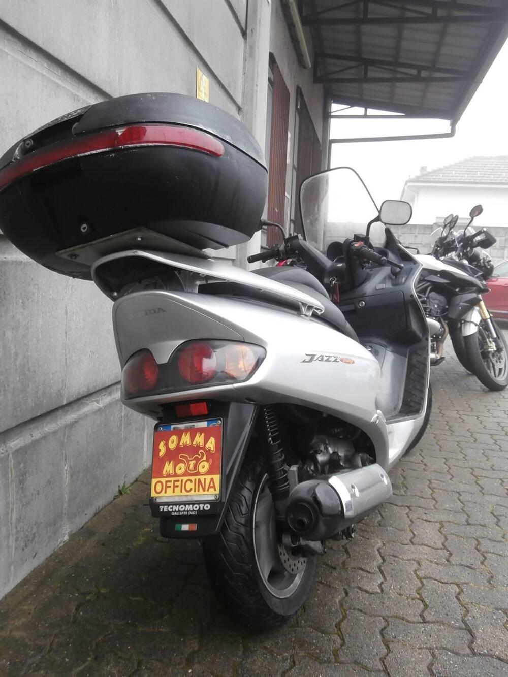 Honda Jazz 250 (2001 - 06) (7)