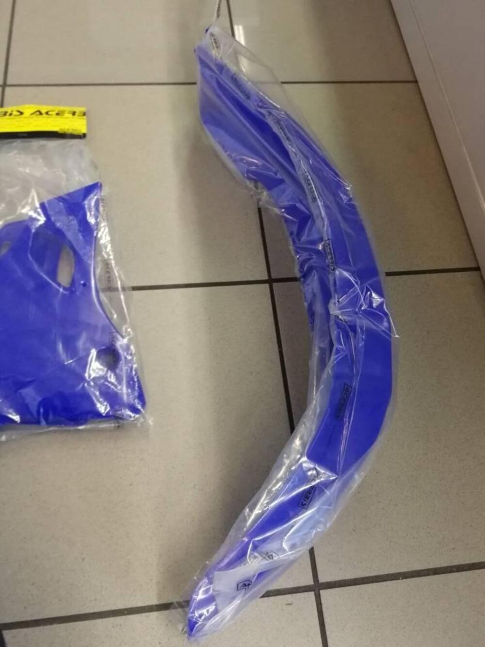 PARAFANGO ANTERIORE E CONVOGLIATORE YAMAHA Acerbis (4)