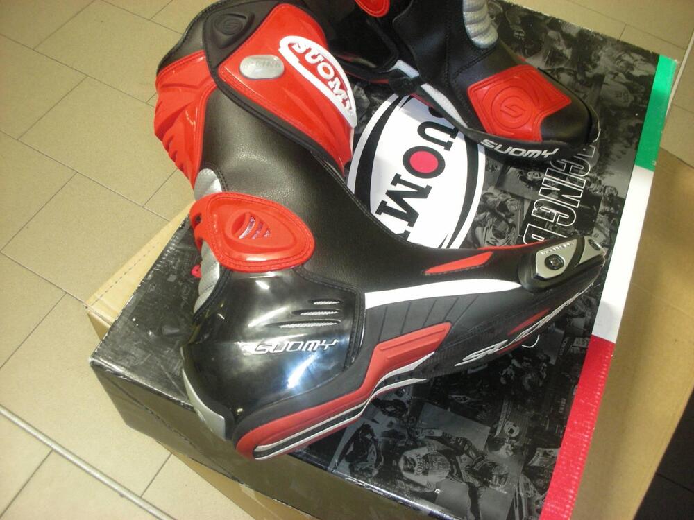 STIVALE RACING SUOMI MIS 42 Suomy