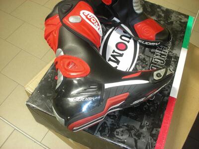 STIVALE RACING SUOMI MIS 42 Suomy