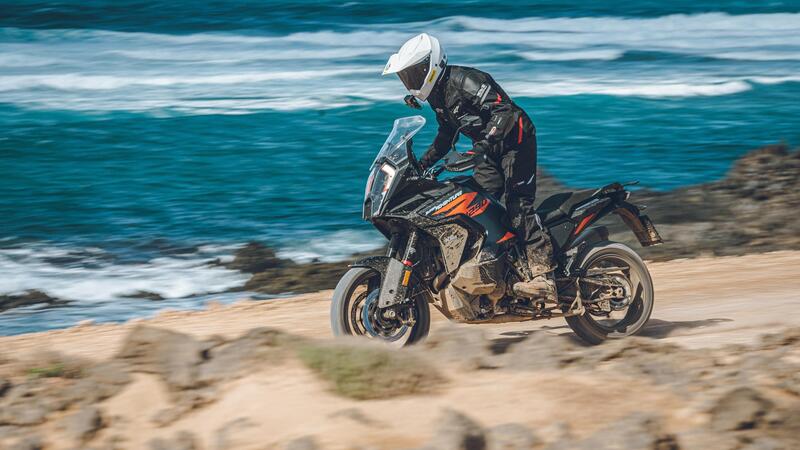 KTM 1290 SUPER ADVENTURE S Test 2021: 160 cv, elettronica al top