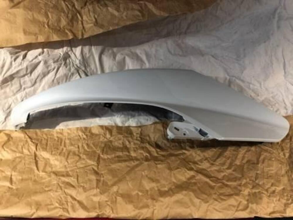 FIANCHETTO LATERALE PER TMAX 500 WHITE Yamaha (2)