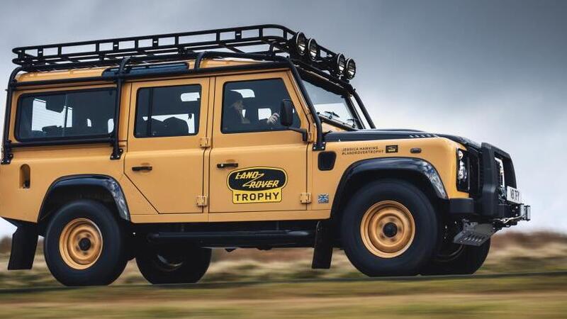 Defender Works V8 Trophy: rivive il mito giallo anni Ottanta [solo 25 pezzi]