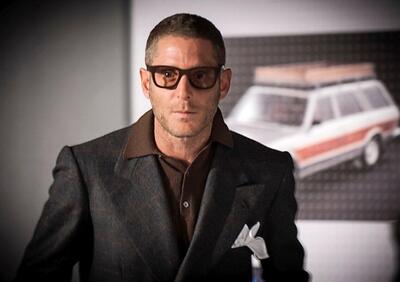 Lapo Elkann mette gli occhiali alla Ducati Desmosedici di Enea Bastianini