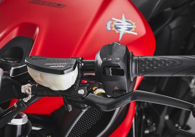 MV Agusta Dragster 800 Dragster 800 Rosso (2021 - 23) (10)