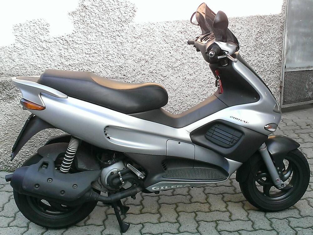 Gilera Runner 200 VXR (2002 - 05) (4)
