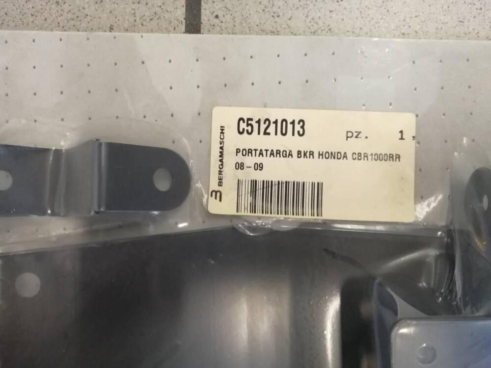 PORTA TARGA HONDA CBR 1000 RR '08/'09 Bergamaschi (3)