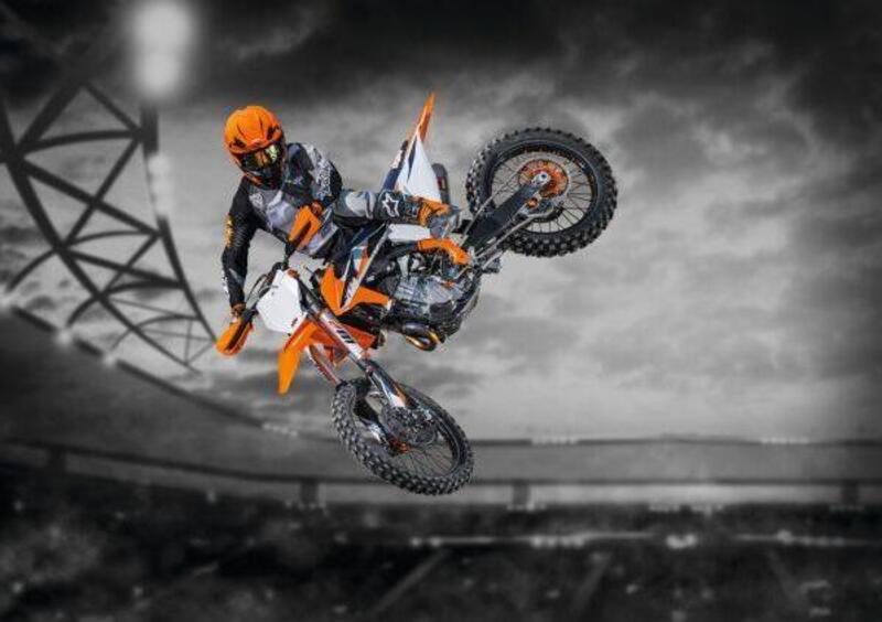 KTM, richiamo per SX, SX-F e SMR 2021: catena