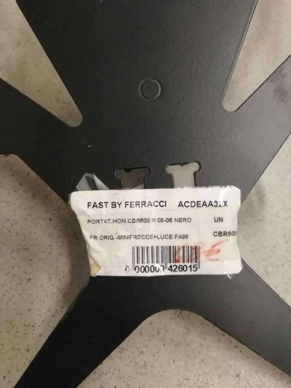 PORTA TARGA HONDA CBR 600 R '05/'06 Ferracci (2)