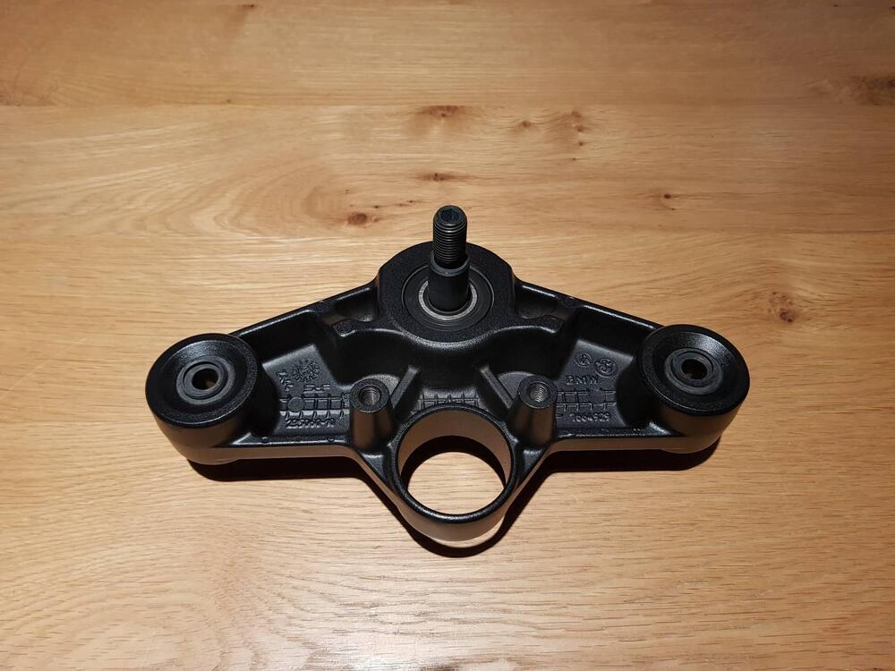 Elemento triangolare sup. per BMW GS K 25 e GS ADV (2)