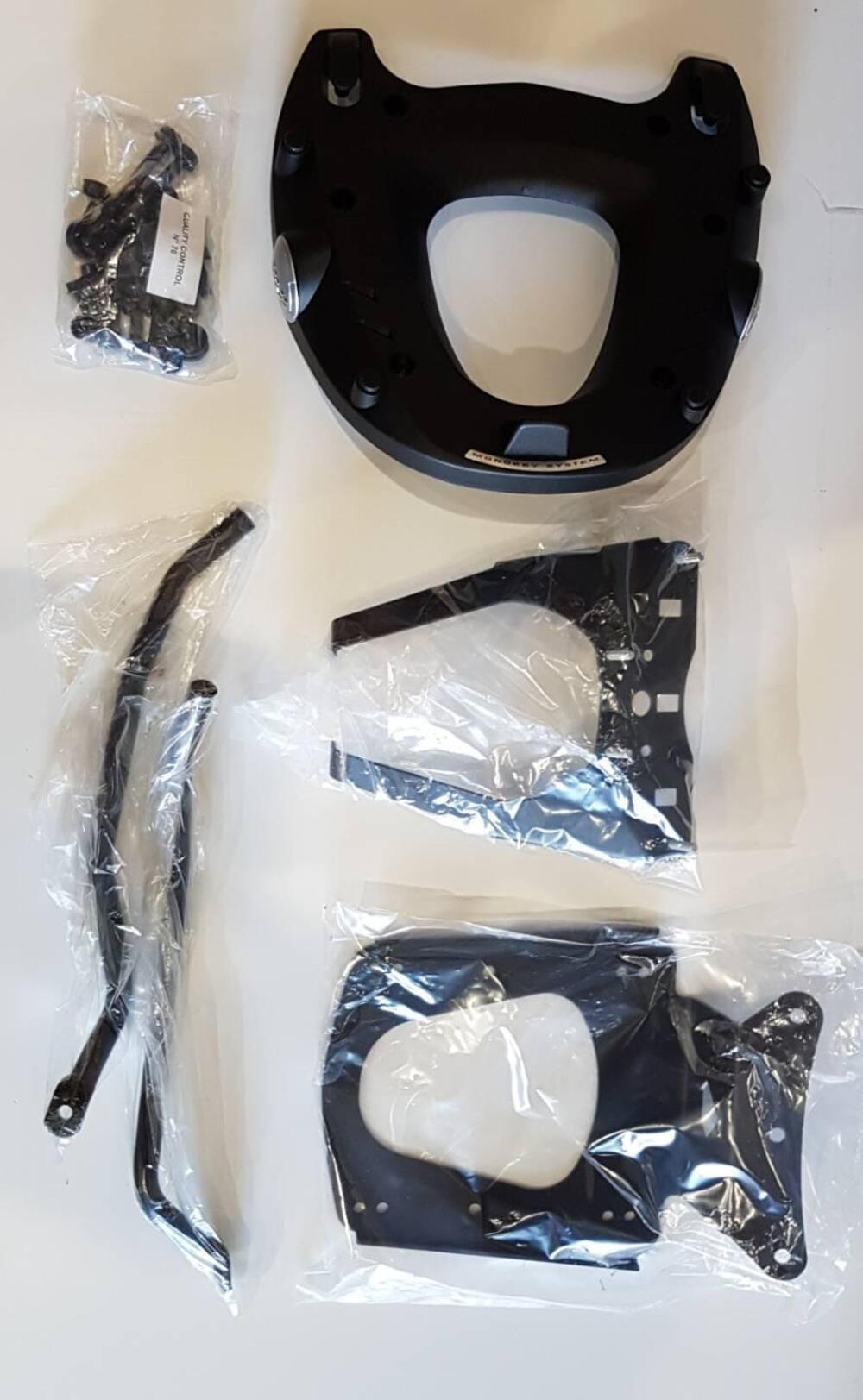 OOFFERTA!!! PORTAPACCHI GIVI PER YAMAHA TMAX 500