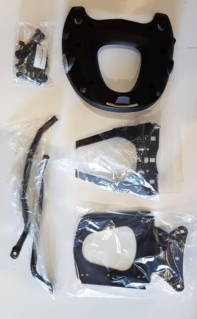 OOFFERTA!!! PORTAPACCHI GIVI PER YAMAHA TMAX 500