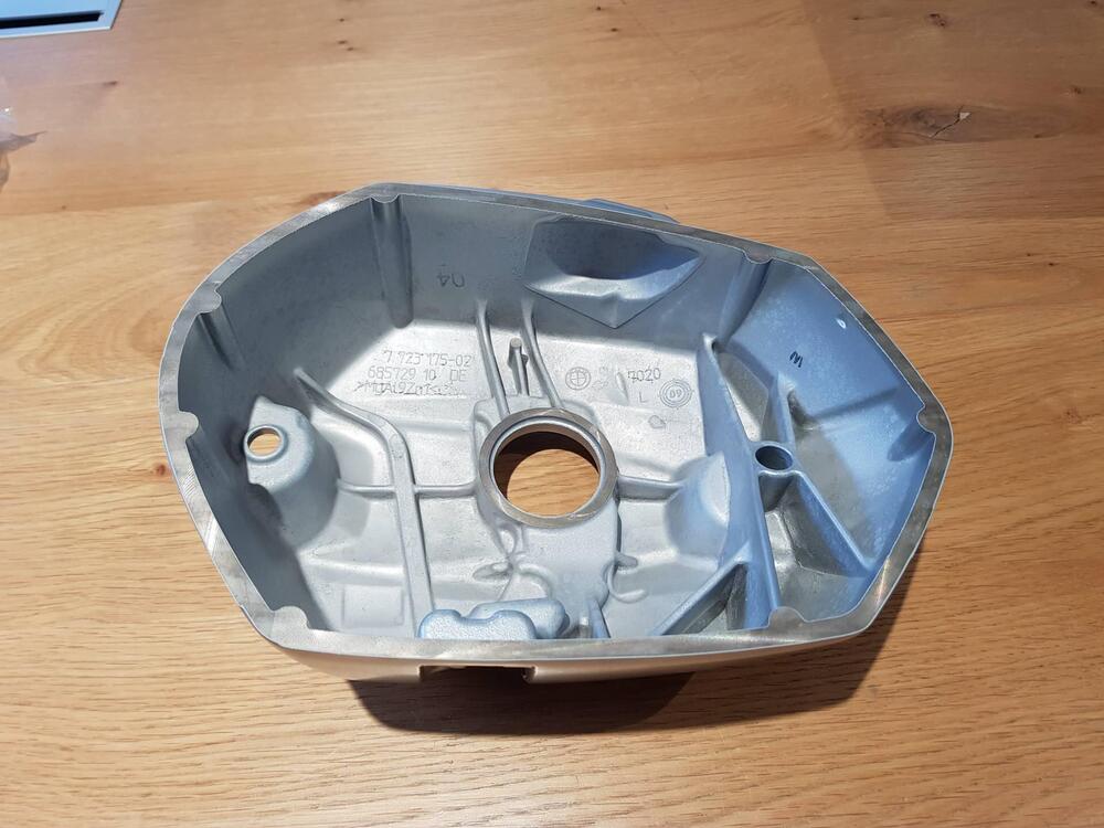 Coperchio Testata argentato SX NUOVO BMW (2)