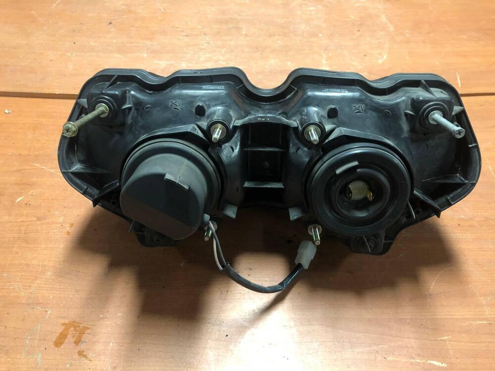 Faro anteriore Suzuki SV 650 S '99-'02 (2)