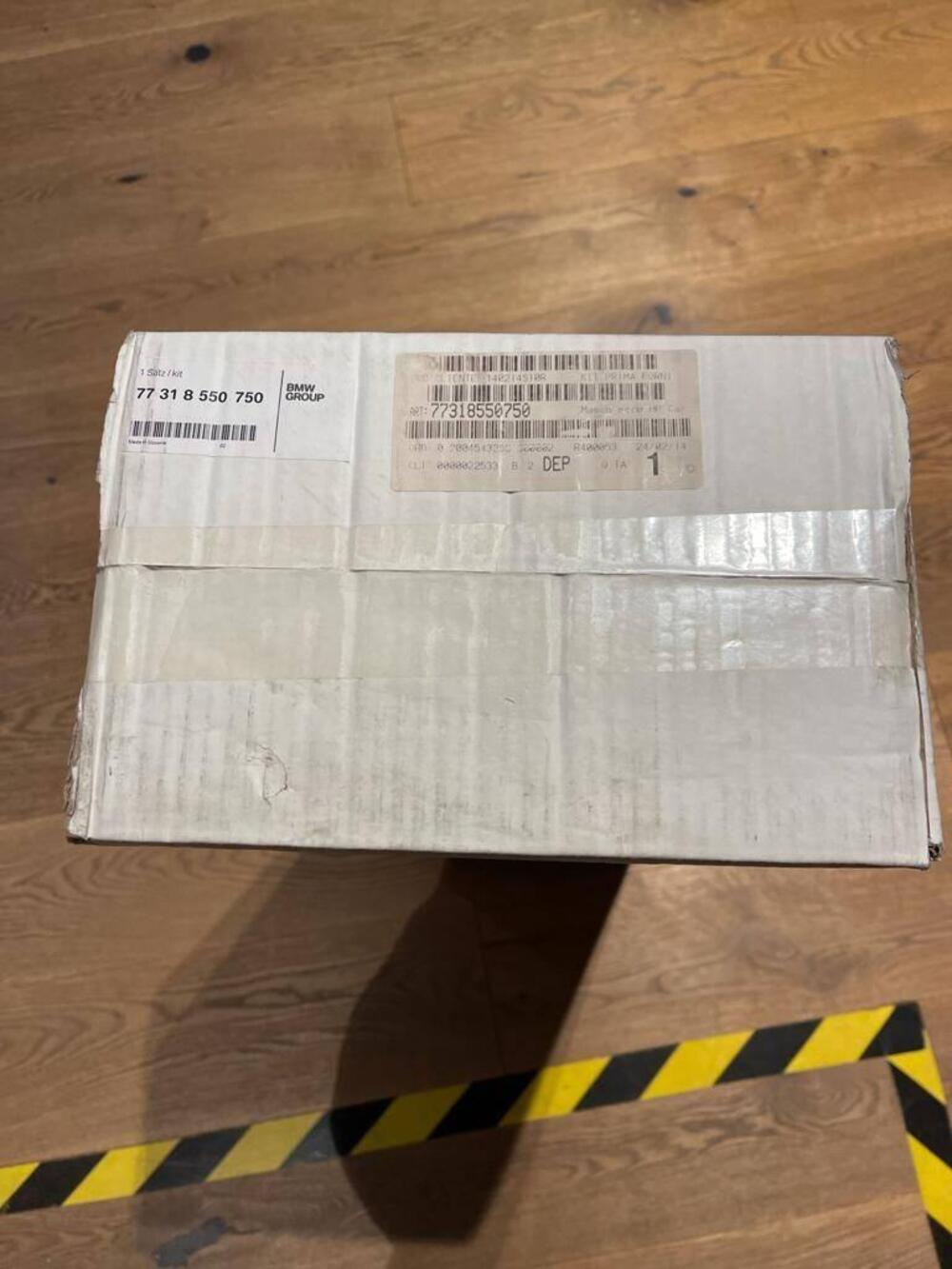 Copertura serbatoio in carbonio HP lato destro BMW (2)