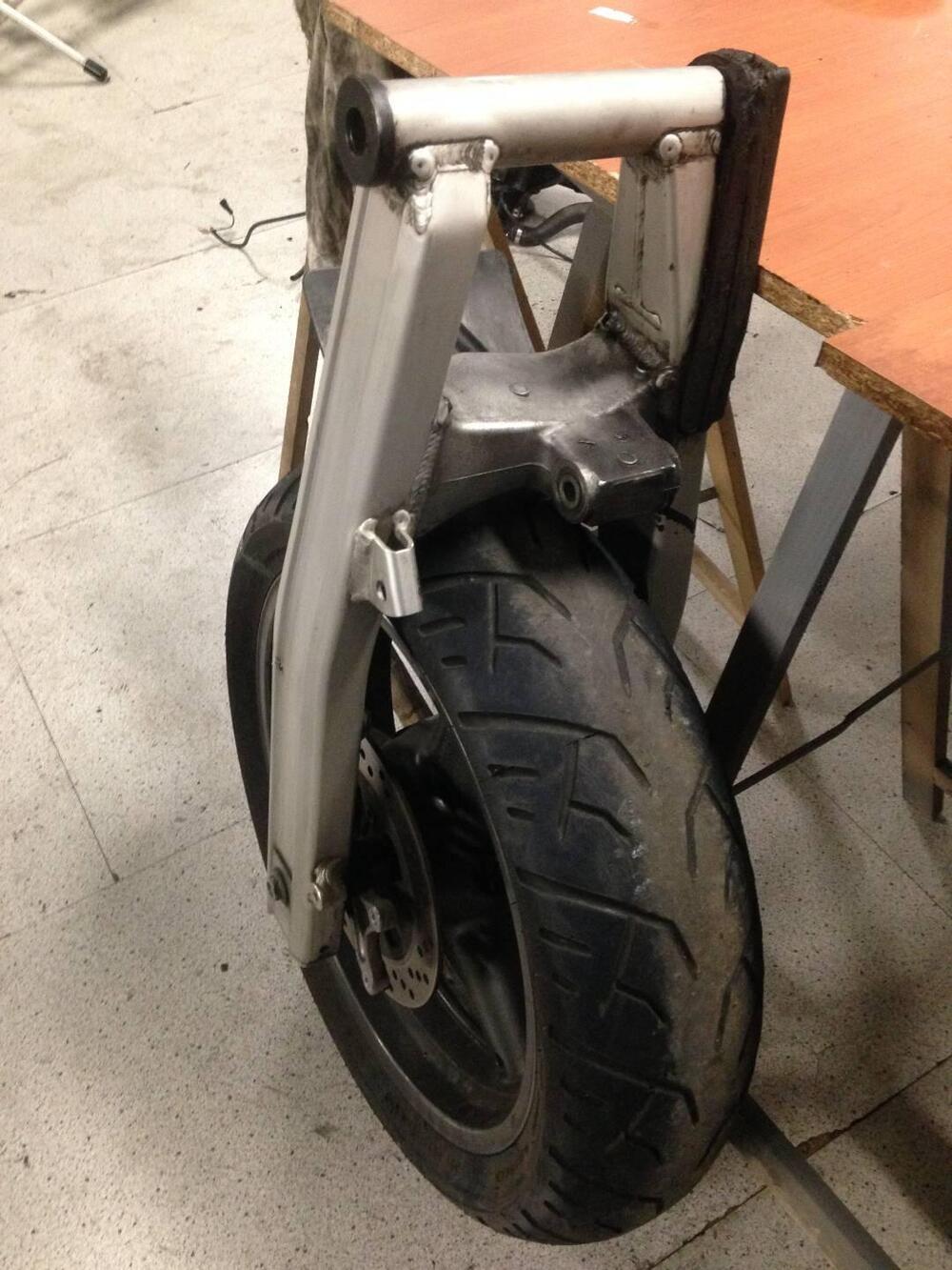 Mono forcellone Suzuki SV 650 S '99-'02 (3)