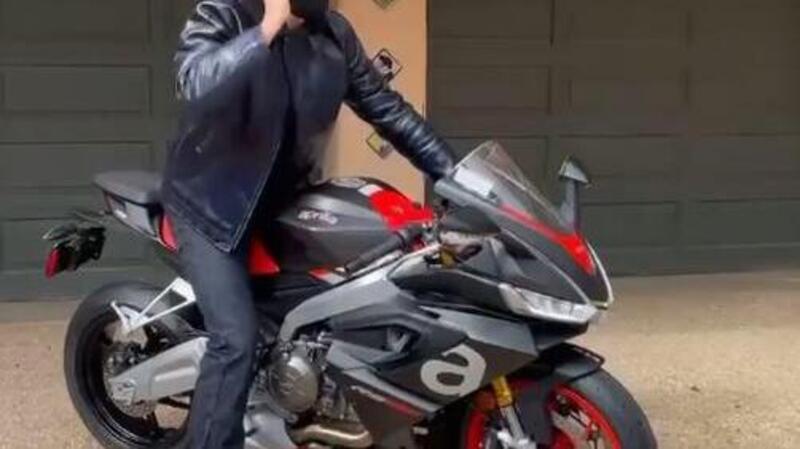 L&rsquo;Aprilia RS660 a Hollywood: Orlando Bloom ne ha voluta una [VIDEO]