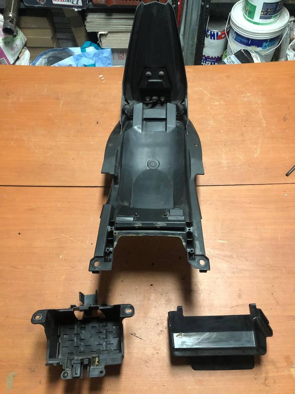 Sottocoda portatarga originale Suzuki GSX 1250 FA (3)