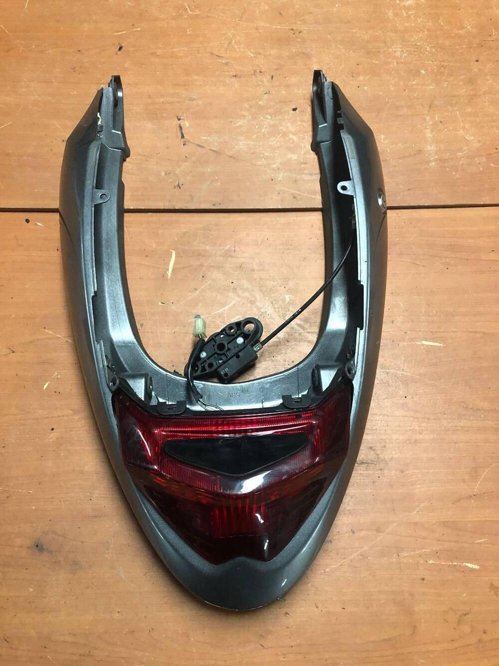 Codone posteriore con faro Suzuki GSX 1250 FA (4)