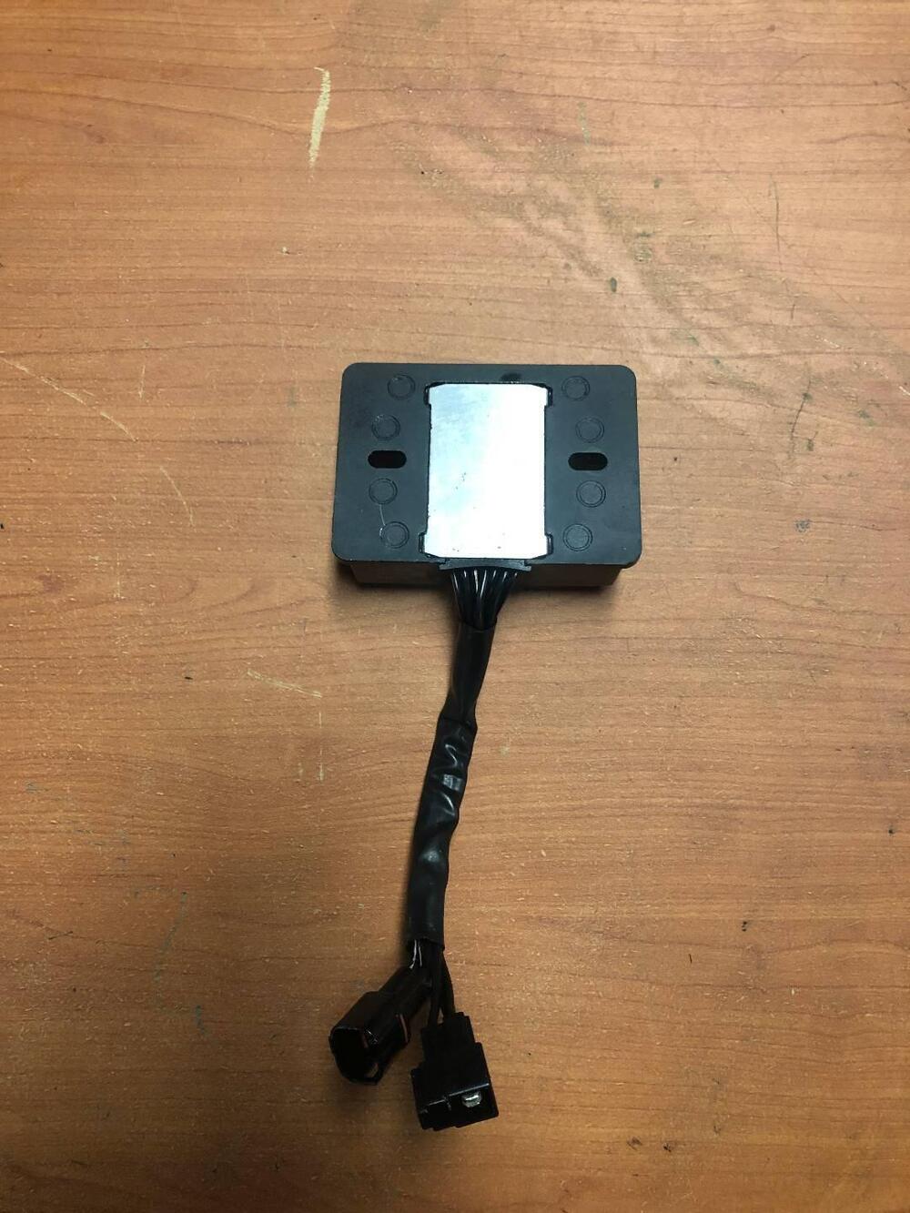 Regolatore di tensione Suzuki GSX 1250 FA (3)