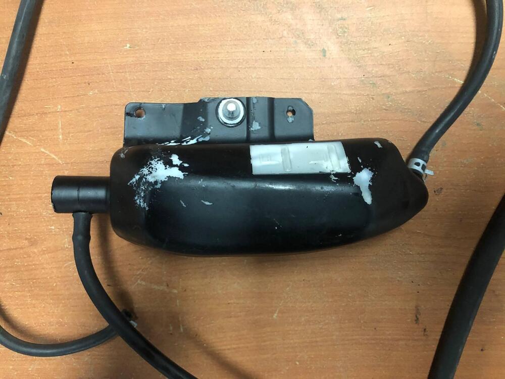 Vaschetta liquido raffreddamento Suzuki GSX1250 FA (2)