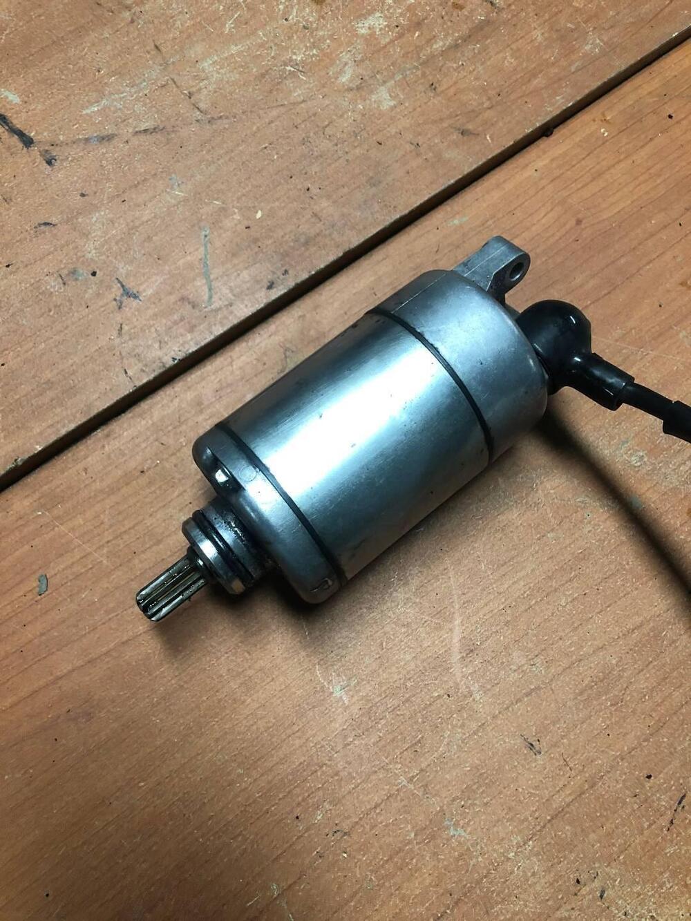 Motorino d'avviamento Suzuki GSX 1250 FA (2)