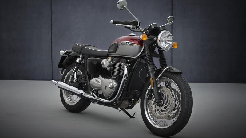 Triumph Bonneville T120 e T120 Black 2021