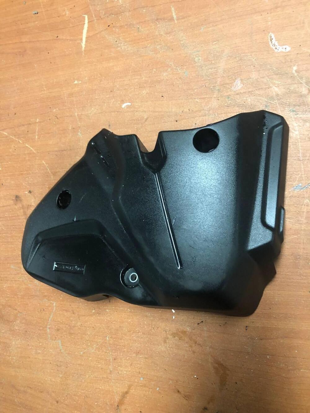 Carter sinistro Suzuki GSX 1250 FA (2)