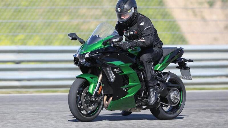 Kawasaki: la prossima Ninja H2 SX sar&agrave; con il radar e le telecamere?