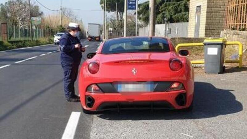 Con la Ferrari California, ma senza revisione: ferrarista multato ad Albano