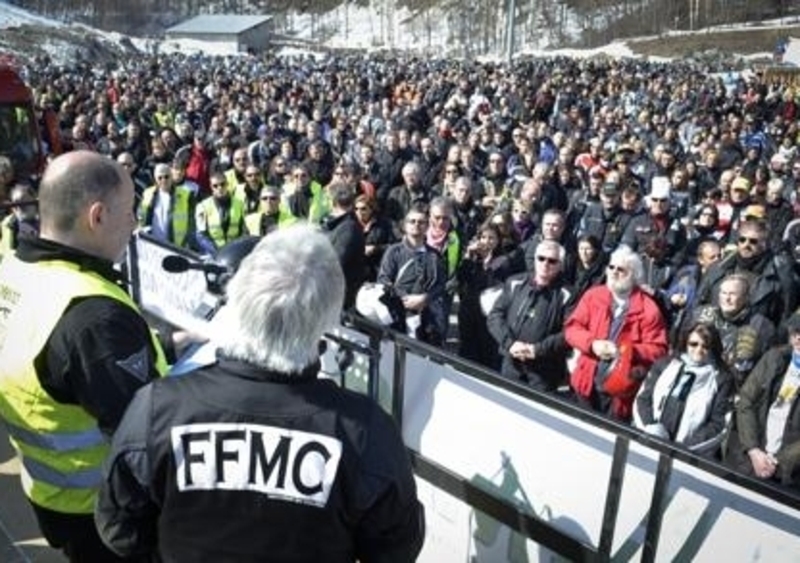 Memorial Spadino: 5.000 motociclisti ricordano l&#039;eroe del Tunnel