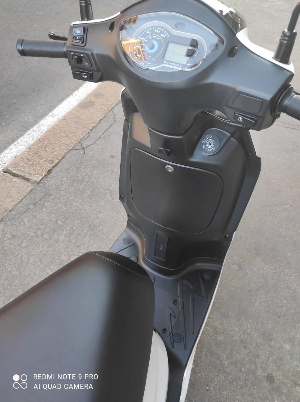 Peugeot Tweet 125i Active (2021 - 25) (12)