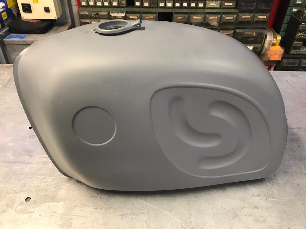 Serbatoio carburante nuovo BMW (2)