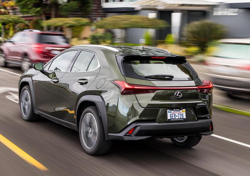 Lexus UX (2021-->>) (10)