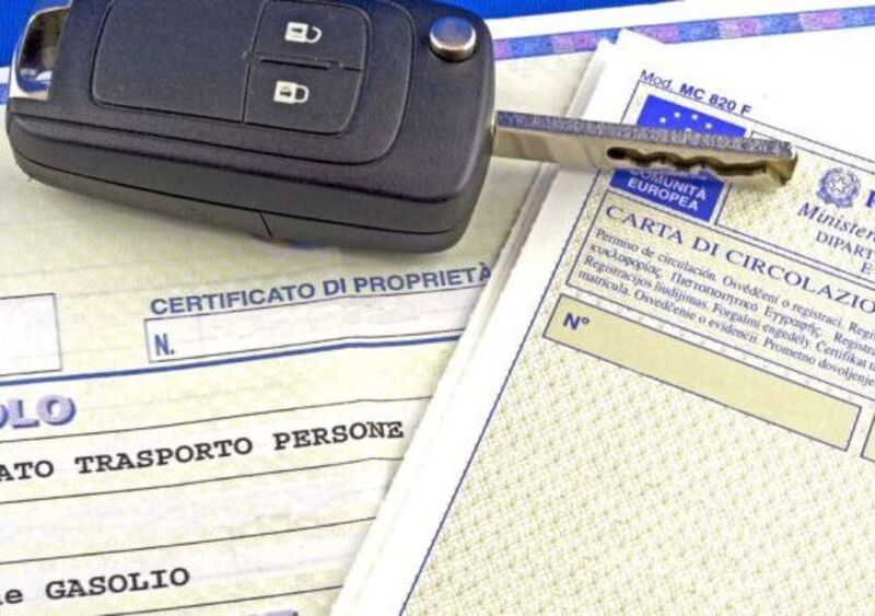 Allarme Documento Unico per l&#039;auto: per le associazioni peggiora tempi e costi [+40/60%]