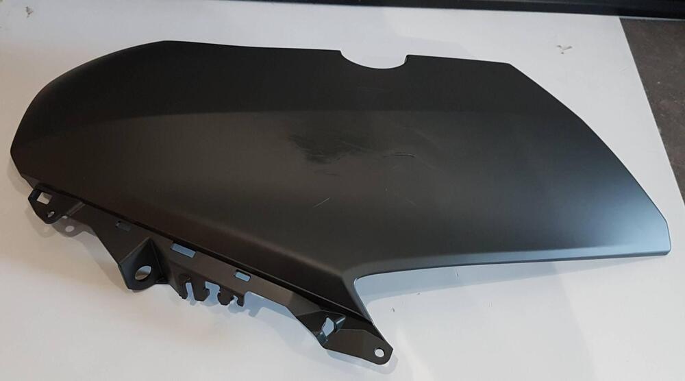 CARENA SCUDO SUPERIORE SINISTRA YAMAHA XMAX