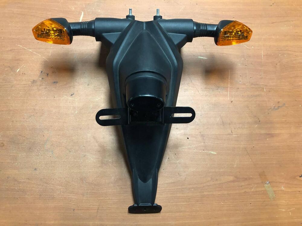 Portatarga Kawasaki z1000 '07-'08 (3)