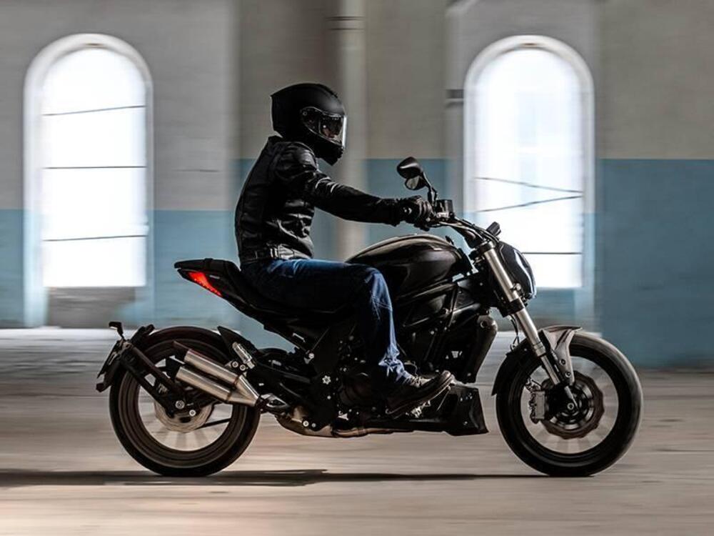 Benelli 502 C (2021 - 25)