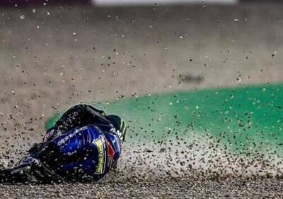 MotoGP. Sportellate social: Crutchlow cade, Lorenzo se la ride e Miller e Espargarò si arrabbiano