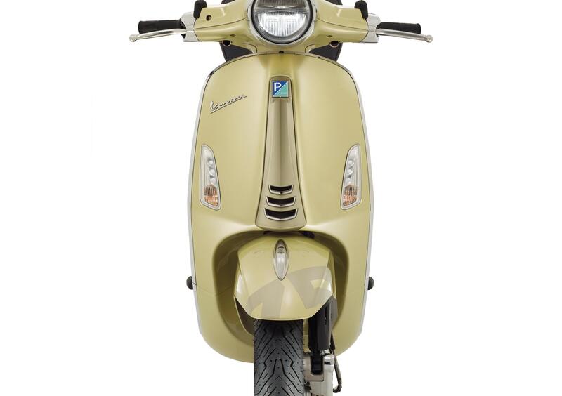 Vespa Primavera 125 Primavera 125 3V ie 75th (2021) (2)