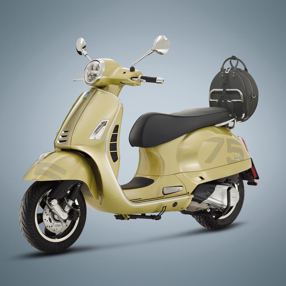 Vespa GTS 300 Supertech hpe 75th (2021)