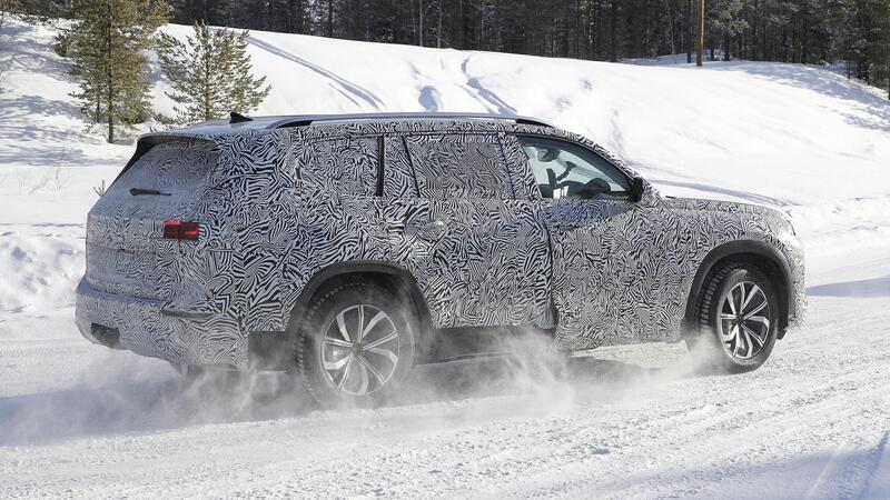 Audi Q9, la gigantessa. Le foto spia del maxi-SUV