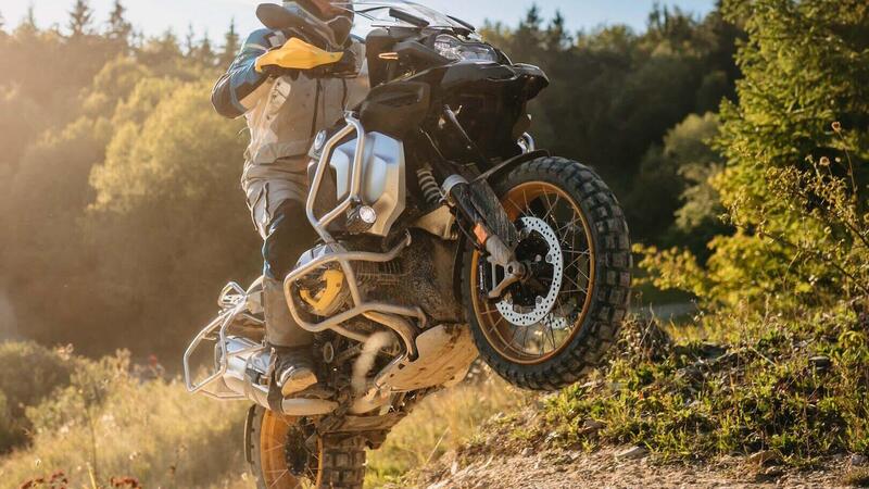 La nuova R 1250 GS scavalca Z900 e MT-07 in Francia