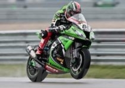 Superbike. Sykes è il più veloce nelle prove sotto la pioggia di Assen