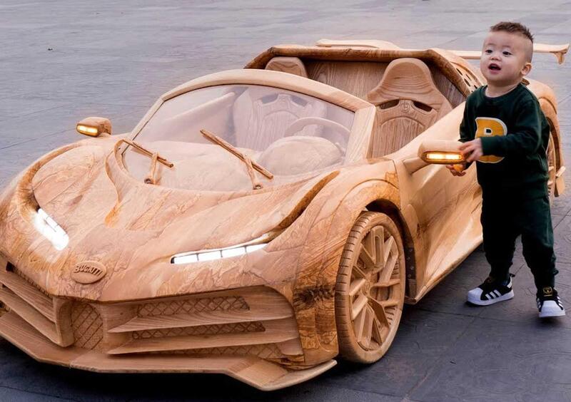 La Bugatti Centodieci scolpita nel legno &egrave; identica alla realt&agrave;