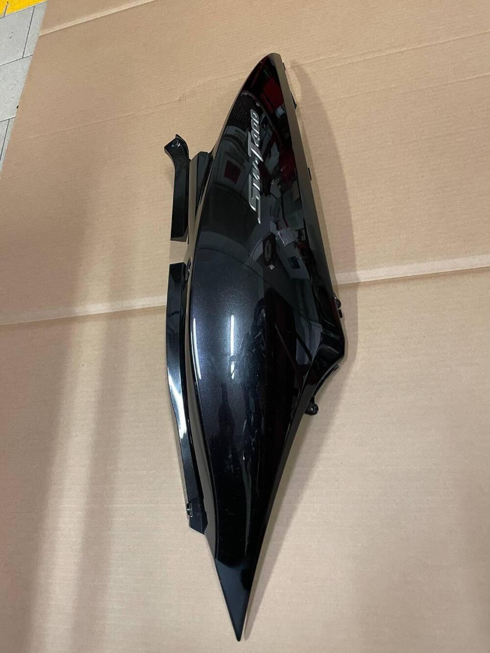 Honda Carena lat nera SW-T 400 83501MFT640 - SL (2)